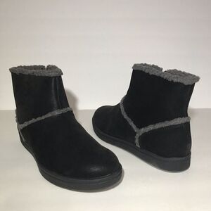 Clarks Cloudsteppers Step Glow Rose Faux Fur Ankle Boots -